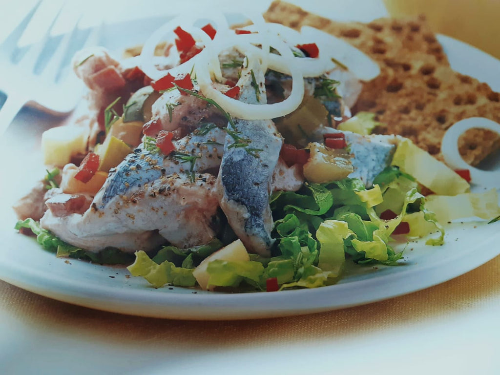 ENSALADA DE ARENQUE CON REMOLACHA Y NATA AGRIA