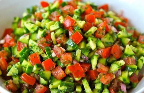 ENSALADA ISRAELI DE HORTALIZAS PICADAS