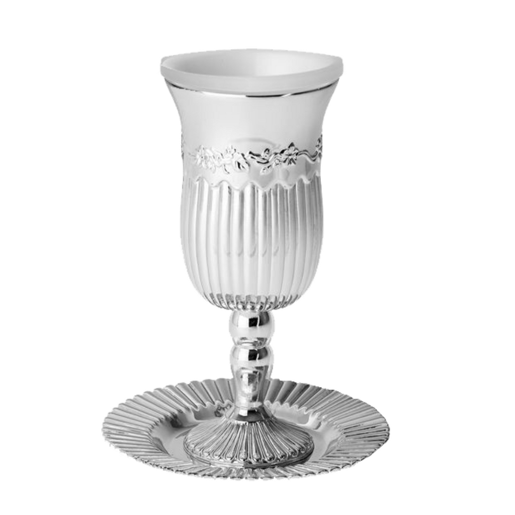 COPA DE KISDUSH CON LABRADO DE FLORES